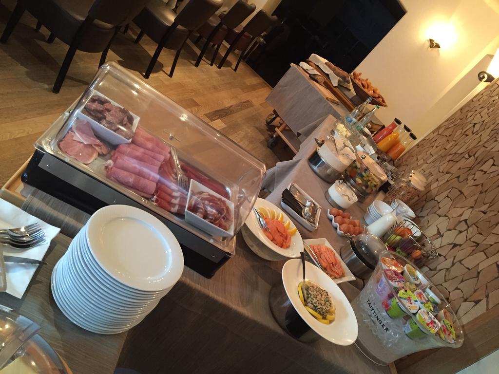 Hotel Restaurant Au Sauvage פריבורג מראה חיצוני תמונה